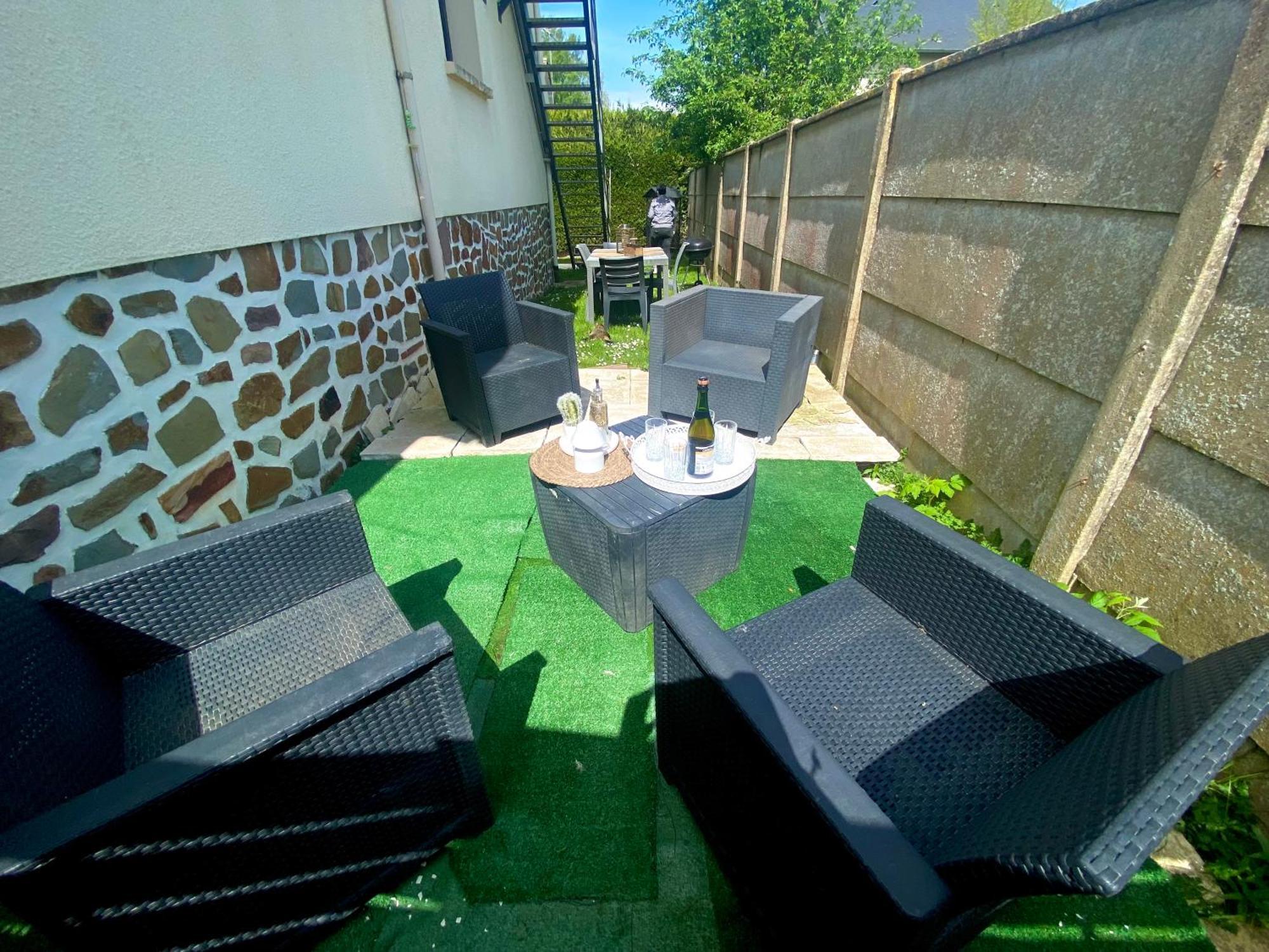 Une Ambiance Cosy Avec Jardin Privatif Nassandres Exteriör bild